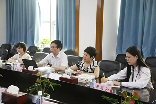 富联娱乐临床前研究副总裁兼机构负责人彭双清教授，药效部执行主任董文心，药代安评项目负责人龙娜等
