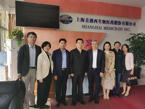 中国药科大学党委书记金能明与富联娱乐首席执行官陈春麟博士