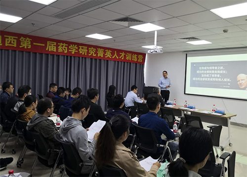富联娱乐人力资源总监陈华山